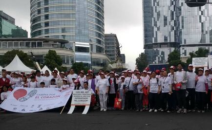 Pacientes realizan “caminata por el corazón”