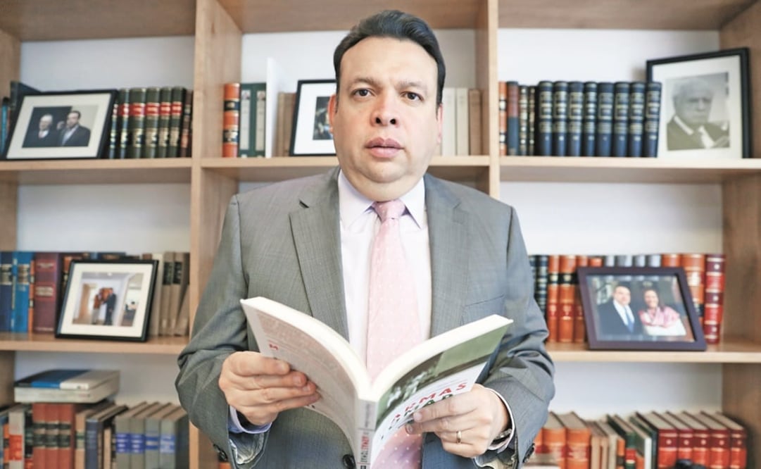 El libro de Ángel Gilberto Adame, De armas tomar. Feministas y luchadoras sociales de la Revolución Mexicana da testimonio de la vida de mujeres mexicanas que influyeron en diversos sectores de la vida nacional durante el siglo XX. (ARIEL OJEDA. EL UNIVE)