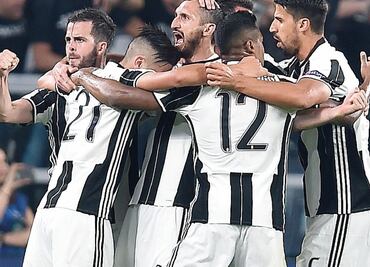 Barça, al borde de la eliminación