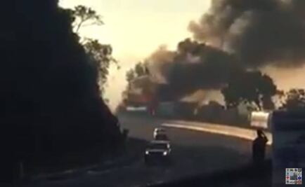 Cierran circulación en la México-Cuernavaca por pipa incendiada