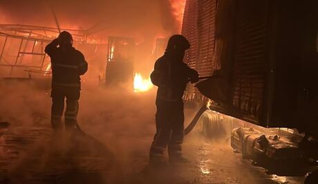 Se registra incendio en Xochimilco; se quema fábrica de plásticos en Potrero de San Bernardino