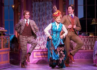 "Great Comet" y "Hello, Dolly!" lideran nominaciones de los Premios Tony