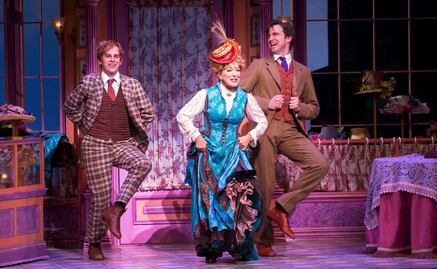 "Great Comet" y "Hello, Dolly!" lideran nominaciones de los Premios Tony