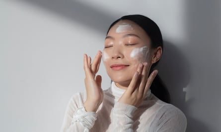 Cómo es el método coreano para eliminar las manchas de la cara