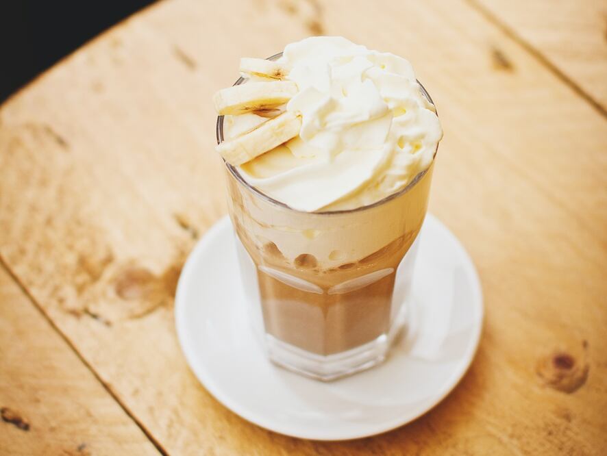 Esta bebida de pulque con café se llama Tlahuicole / Foto: Unsplash