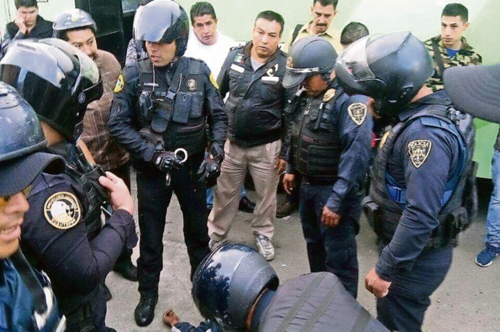 Las personas hicieron frente a los asaltantes, quienes portaban un arma puncozortante para amedrentarlos (ARCHIVO EL UNIVERSAL)