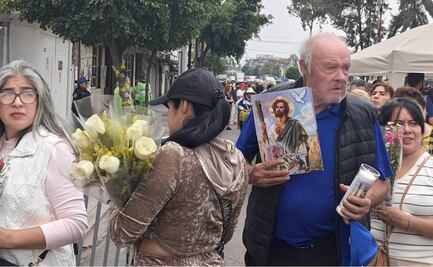“Él todo lo puede": Devotos de San Judas Tadeo hacen fila de hasta hora y media para ver la reliquia