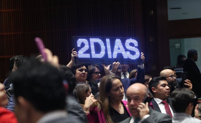 Diputados aprueban reforma para reducir jornada laboral de 40 horas hasta 2030; la mandan a las legislaturas locales