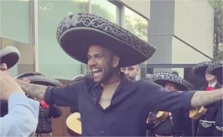 ¿Qué hay detrás de los misteriosos tuits de Dani Alves?