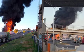 VIDEO Explota pipa en autopista México-Tuxpan a la altura de Tulancingo, Hidalgo; no se reportan lesionados