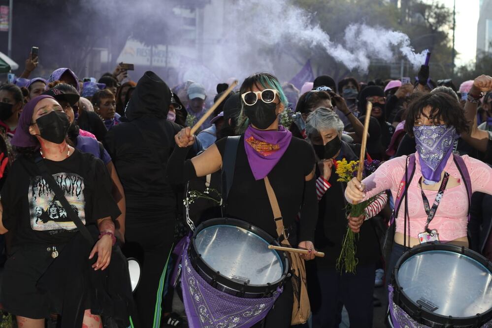 Diversos colectivos convocaron a tomar las calles de la capital, para exigir eliminar la violencia contra la mujer. Foto: Carlos Mejía/EL UNIVERSAL