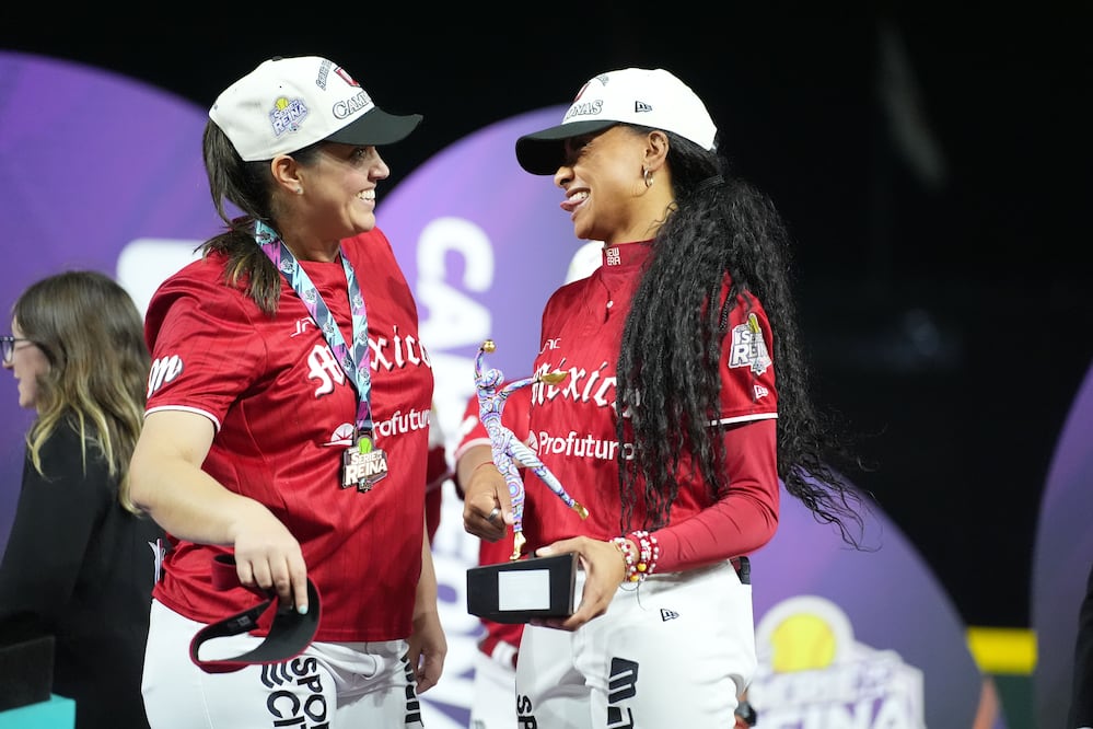 Mariana Patraca y Jazmyn Jackson con los Diablos Rojos Femenil - Foto: Imago7
