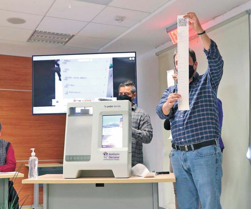 El Instituto Estatal Electoral de Hidalgo informó que se colocarán 40 casillas electrónicas, que por primera vez serán vinculantes. También se instalarán otras 3 mil 874 casillas normales en la entidad. Foto: ESPECIAL