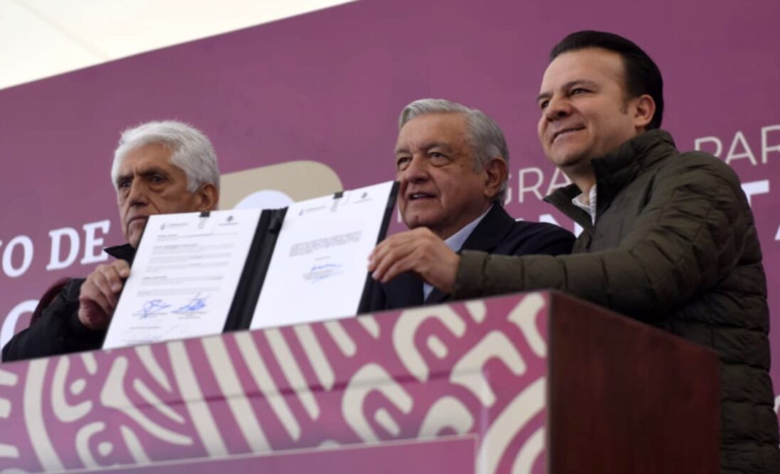 Presidente Andrés Manuel López Obrador y Esteban Villegas, gobernador de Durango. Foto: especial