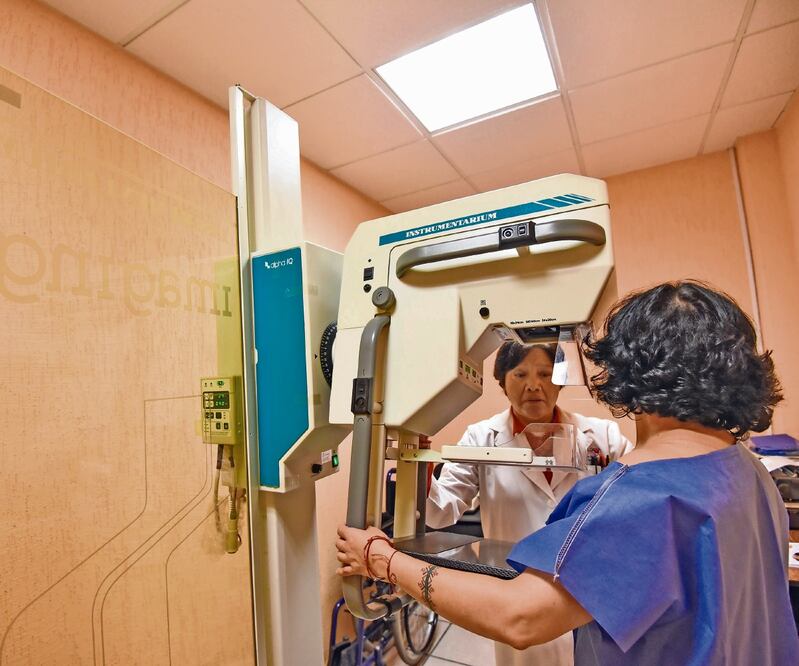 El cáncer de mama es uno de los que más afecta a las mexicanas. ARCHIVO EL UNIVERSAL