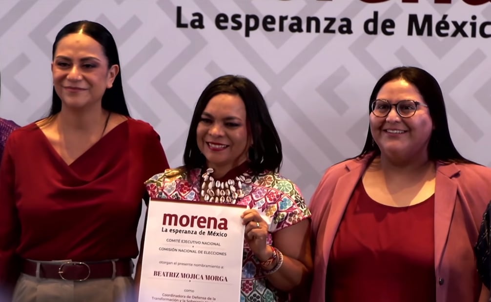 Beatriz Mojica Morga junto a la presidenta de Morena, Ariadna Montiel y la coordinadora de la Comisión Nacional de Elecciones, Citlalli Hernández (14/09/2026). Foto: Captura de pantalla Youtube Citlalli Hernández
