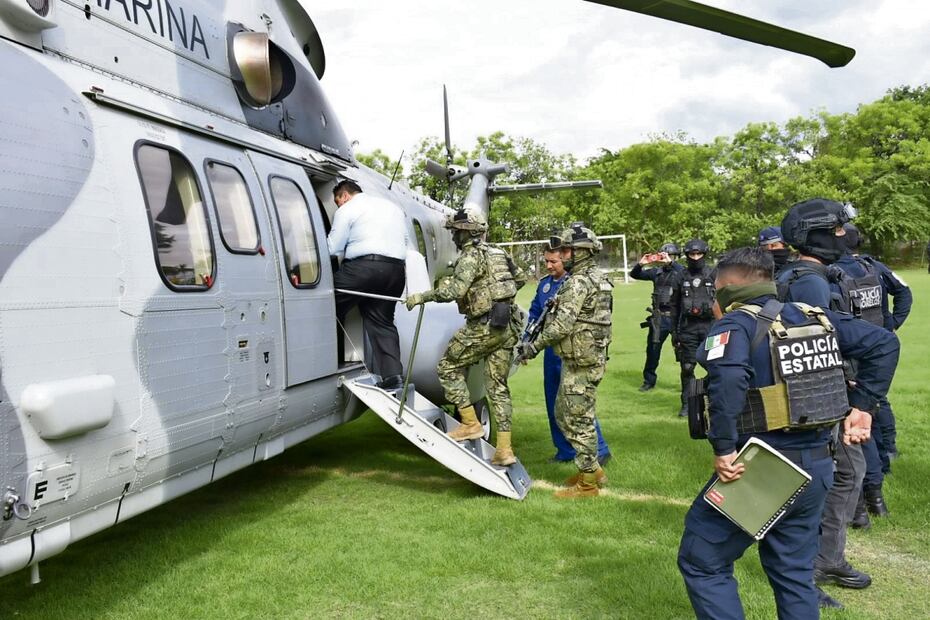 El fiscal Uriel Carmona fue trasladado a la Ciudad de México en un helicóptero de la Secretaría de Marina; pidió garantías para su familia, entre ellos tres menores. Foto: Especial