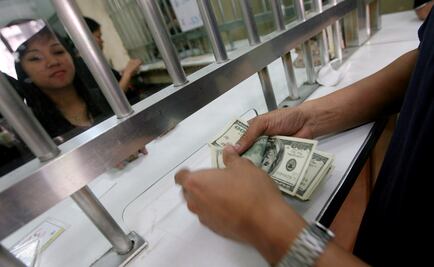 Dólar se vende en $18.15; la BMV sube 0.51%