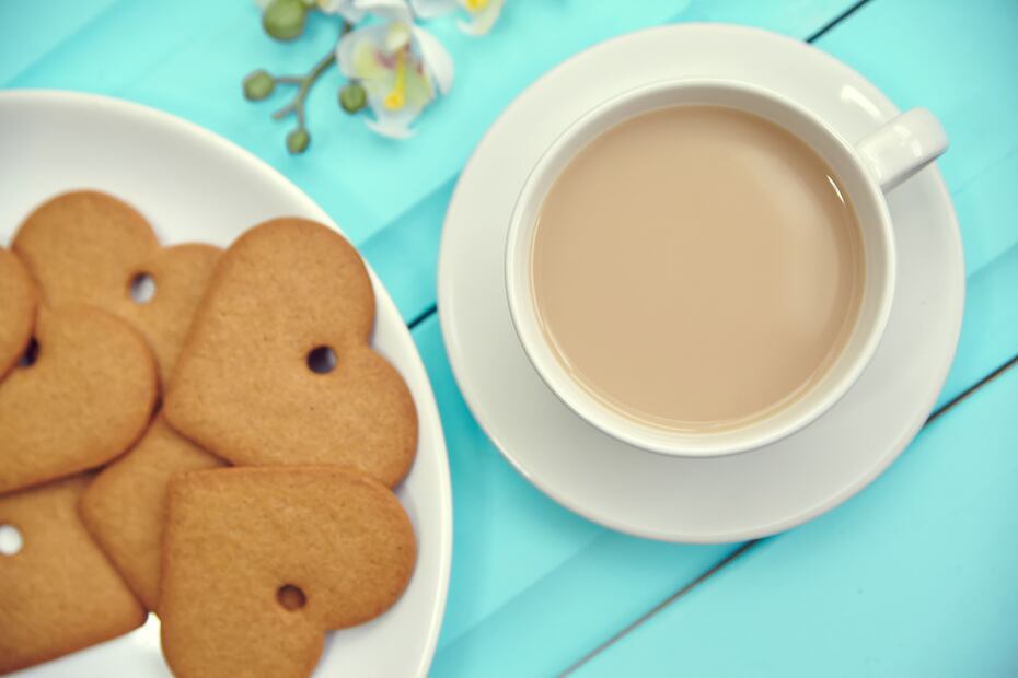 Una taza personalizada es de los mejores regalos por el Día del Abuelo. Foto: Freepik
