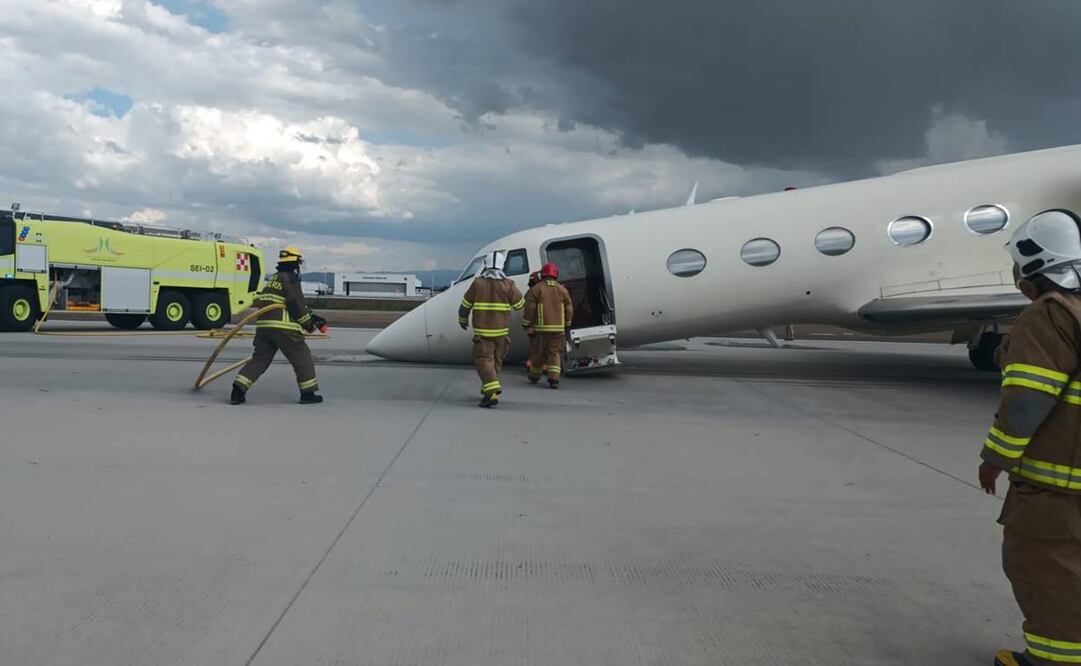 Avión de la FGR presenta fallas en tren de aterrizaje y por lo que llegó de emergencia en el AIFA / Foto: Especial