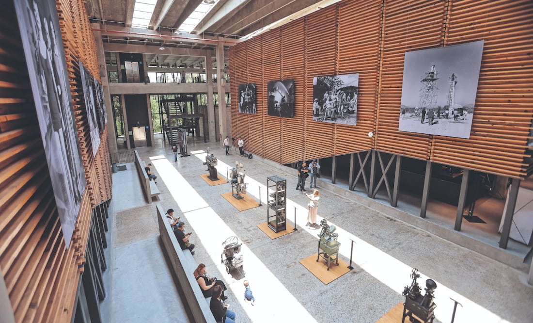 Las instalaciones de la Cineteca Chapultepec están prácticamente terminadas; la taquilla y la cartelera, al igual que la cafetería, ya listas para recibir público. Fotos: de Gabriel Pano. El Universal