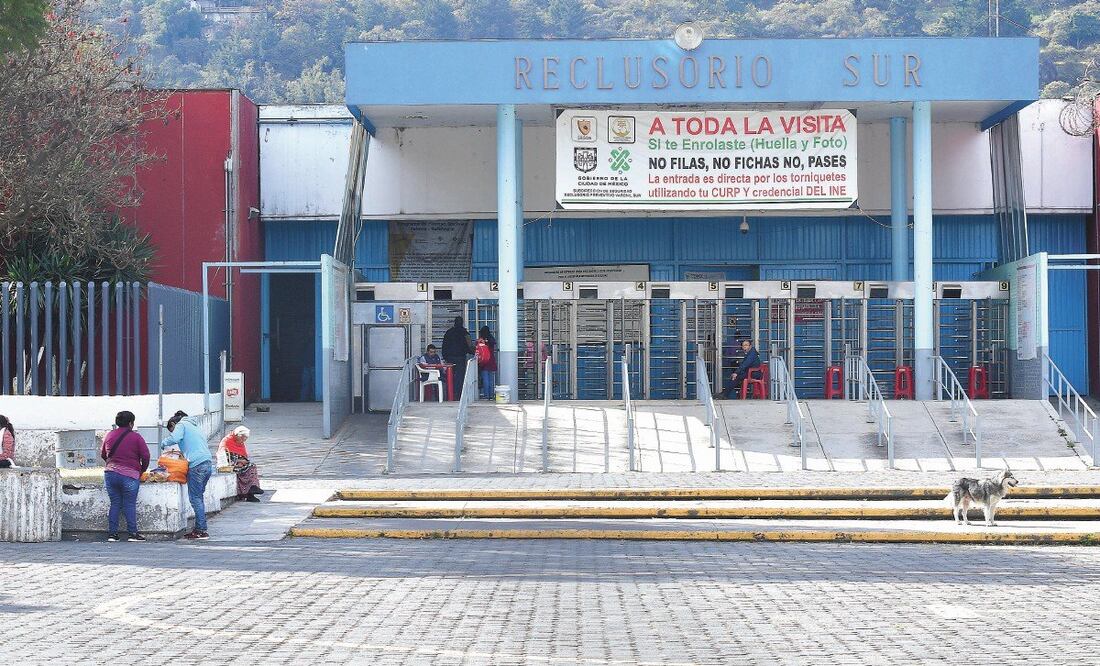 El día de visita no se suspendió ni se reforzaron las medidas de seguridad, afirman familiares de internos que acudieron a las instalaciones. ARCHIVO EL UNIVERSAL