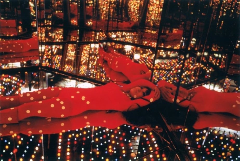 Kusama llevó los lunares al cuerpo a través de sus performances y Happenings en Nueva York. Foto: Yayoi Kusama Inc