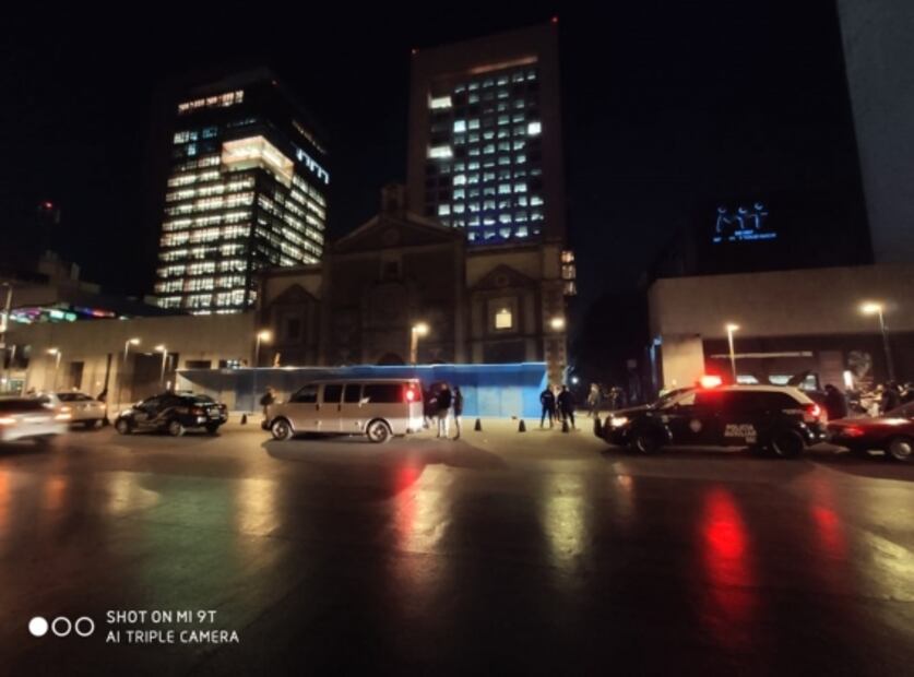 Colocan vallas previo a marcha de mujeres de este miércoles en CDMX