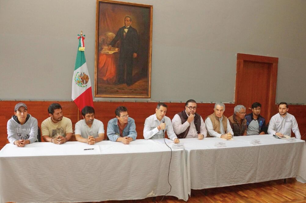 Respa ldo. El gobernador Alejandro Murat se reunió con la Comisión de Víctimas por el caso Nochixtlán (ESPECIAL)