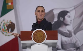 Sheinbaum acusa ofensiva mediática y noticias falsas en 2025; esto representa un reto para la vida pública, advierte