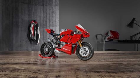 Lego y Ducati lanzan moto a escala especial