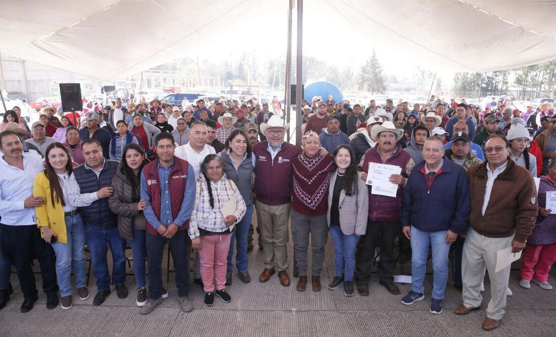 En Acambay, Estado de México, productores agrícolas recibieron herramientas e insumos como cisternas, molinos y motobombas mediante el programa Por el Rescate del Campo, gestionado por la Secretaría del Campo estatal. (18/01/25) Foto: Especial
