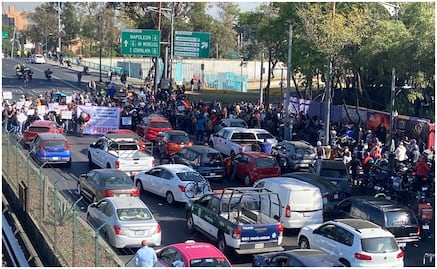 Caos vial: Comerciantes bloquean ambos sentidos de Calzada de Tlalpan; exigen les regresen permisos para venta navideña