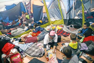 Ingresan a EU 158 migrantes de caravana 