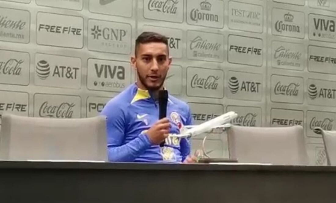 Sebastián Cáceres en conferencia de prensa / Foto: Sebastián García Méndez - EL UNIVERSAL