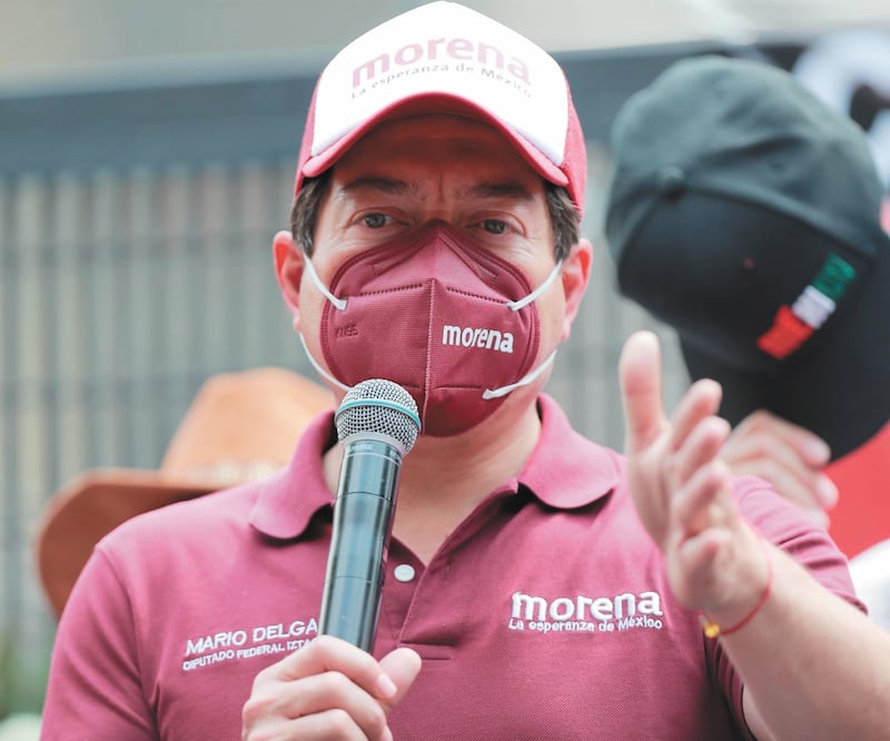 Mario Delgado, líder de Morena, dijo que la decisión del TEPJF atenta contra los derechos políticos de los mexicanos a votar y ser votados. Foto: ARCHIVO EL UNIVERSAL