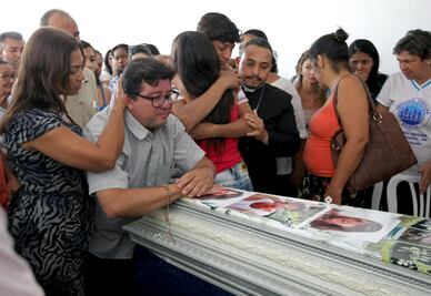 Suman 9 muertos, entre ellos 7 niños, por incendio en guardería de Brasil