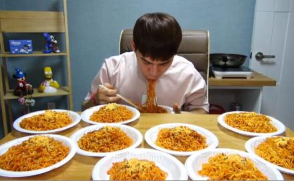 Mukbang, la moda coreana de comer hasta reventar