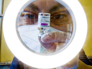 Tercera dosis de AstraZeneca contra ómicron, tan afectiva como dos dosis frente a delta