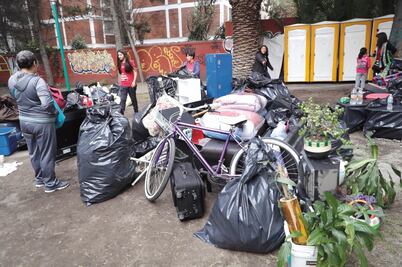 Crónica. Abandonan sus casas y esperan reconstrucción