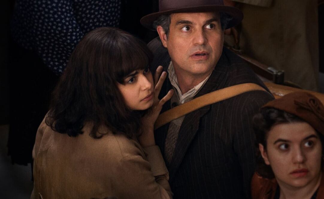 Esta trama está basada un libro homónimo que ganó el premio Pulitzer en 2014, escrita por Anthony Doer.