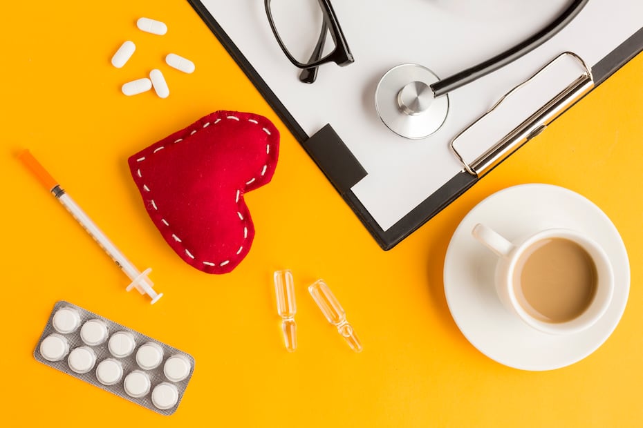 El café es una de las bebidas más consumidas en el mundo, pero no siempre es compatible con todos los tratamientos. Foto: Freepik