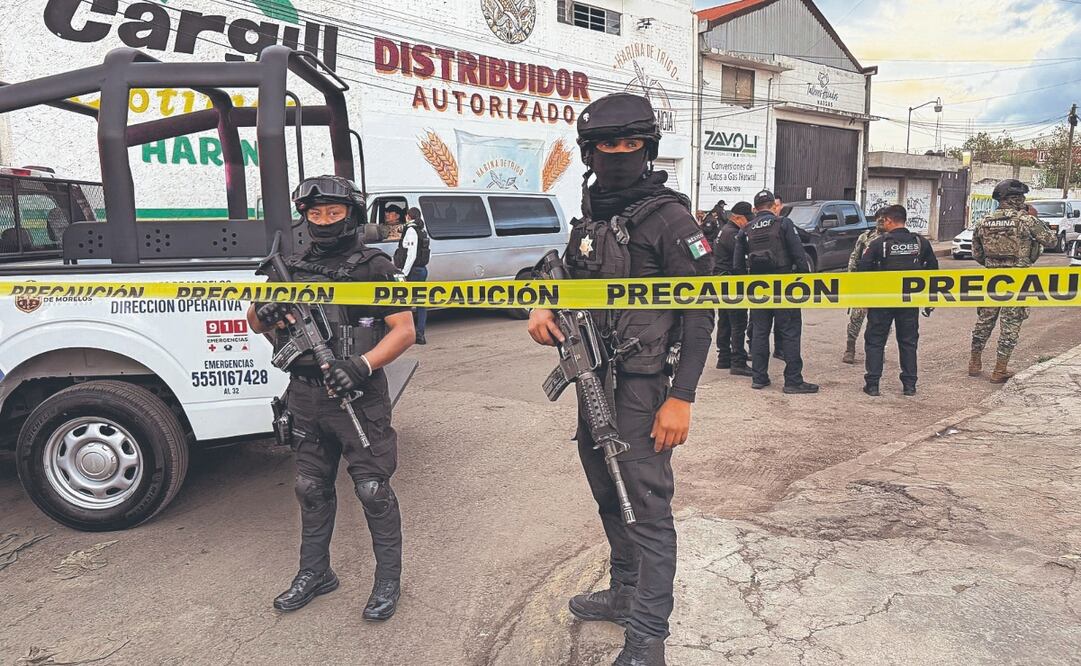 Elementos de la Marina, policía municipal de Ecatepec y la Fiscalía General de Justicia mexiquense participaron en el operativo. Foto Especial
