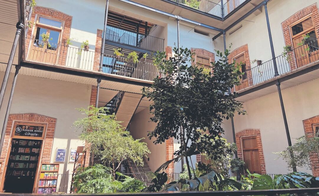 El departamento, rentado en Airbnb, permanece custodiado por elementos de la SSC. Foto: de JUAN CARLOS WILLIAMS. EL UNIVERSAL