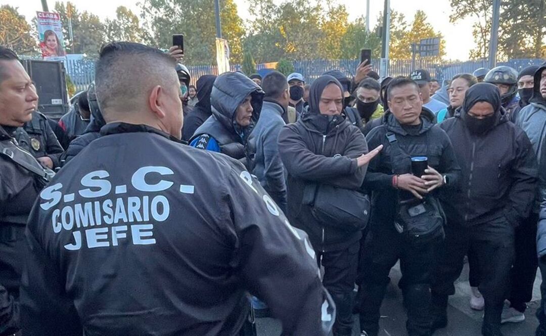 Policías metropolitanos se manifiestan contra su mando "Zorro" por abusos laborales. Foto: Especial