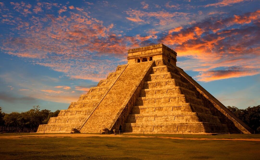 El Castillo es la estructura más emblemática de Chichén Itzá. Posee 24 metros de altura. Fotos: iStock; Wikimedia Commons y Pixabay.
