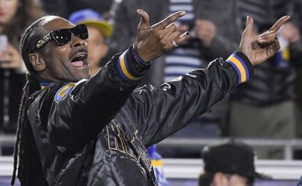 Snoop Dogg engaña a fans; sí dejará el humo... pero no por fumar