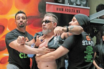 Trejo se disculpa con la botella