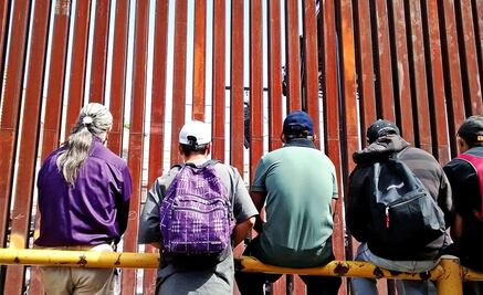 Migrantes clausuran simbólicamente COMAR de Tapachula