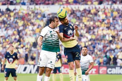 Santos debe ser favorito: Izquierdoz